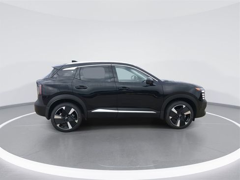 New 2025 Nissan Kicks SR image 9