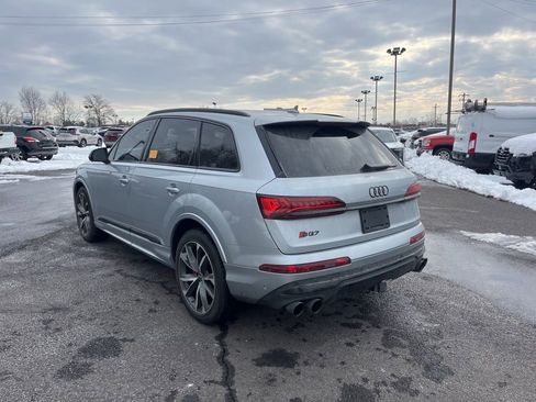 Used 2023 Audi SQ7 Prestige w/ Sport Package image 4