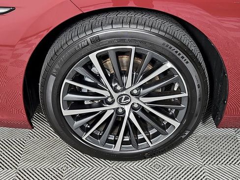 Used 2025 Lexus ES 300h w/ Premium Package image 9