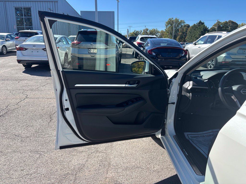 Certified 2025 Nissan Altima 2.5 SL FWD image 16