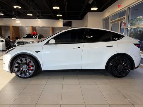 Used 2022 Tesla Model Y Performance AWD/4WD image 7