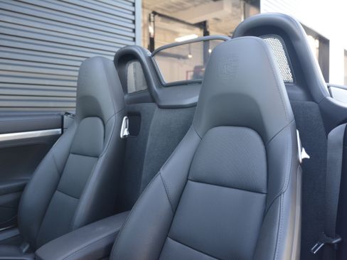 Certified 2024 Porsche 718 Boxster RWD image 5