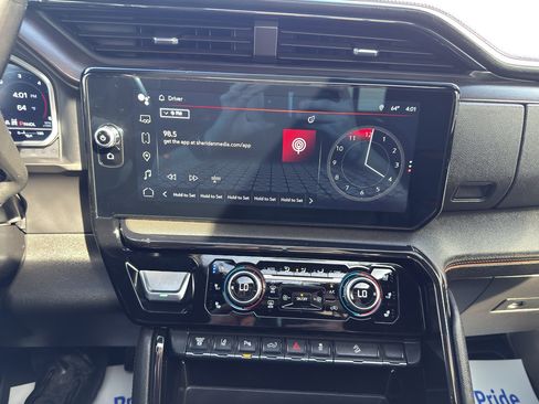 Used 2024 GMC Sierra 2500 AT4 w/ AT4 Premium Plus Package image 17