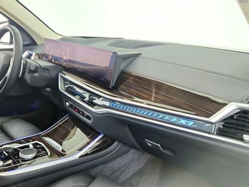 Used 2026 BMW X7 xDrive40i image 22