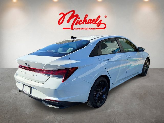 Used 2023 Hyundai Elantra SEL FWD image 5