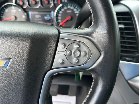 Certified 2019 Chevrolet Suburban LT RWD image 32