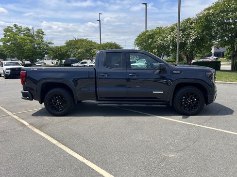 Used 2025 GMC Sierra 1500 Elevation w/ Preferred Package AWD/4WD image 4