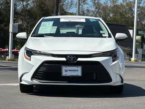 Used 2025 Toyota Corolla LE FWD image 7
