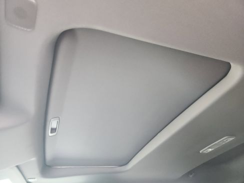 New 2025 GMC Sierra 1500 SLT image 19