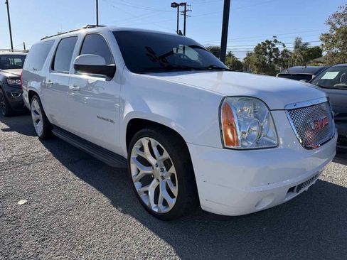 Used 2013 GMC Yukon XL SLE w/ Convenience Package RWD image 6