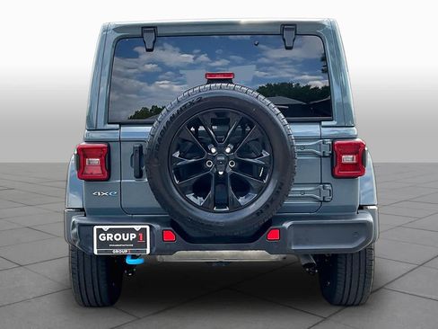 Used 2024 Jeep Wrangler Unlimited Sahara w/ Safety Group AWD/4WD image 5