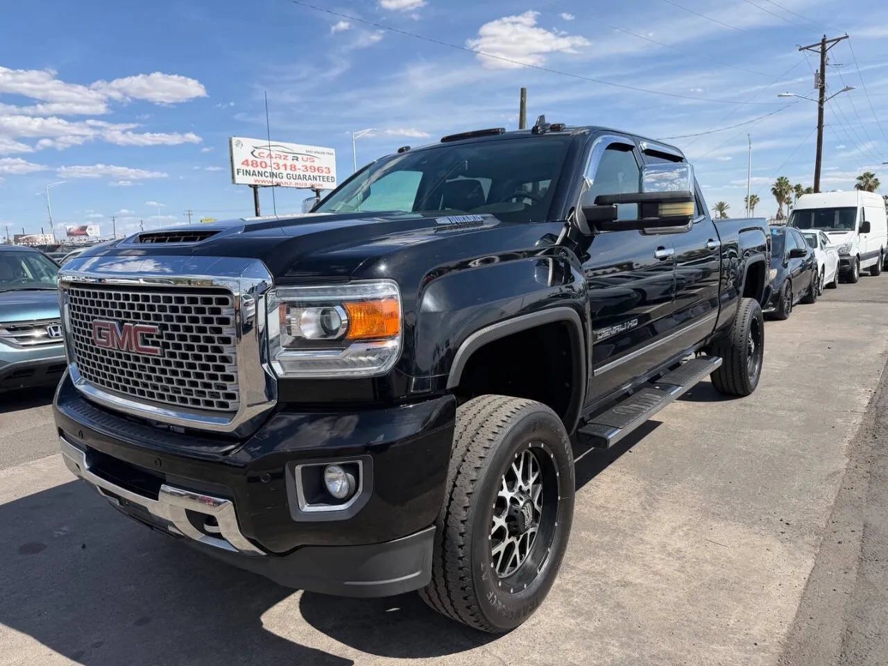 Used 2017 GMC Sierra 2500 Denali w/ Duramax Plus Package AWD/4WD image 3