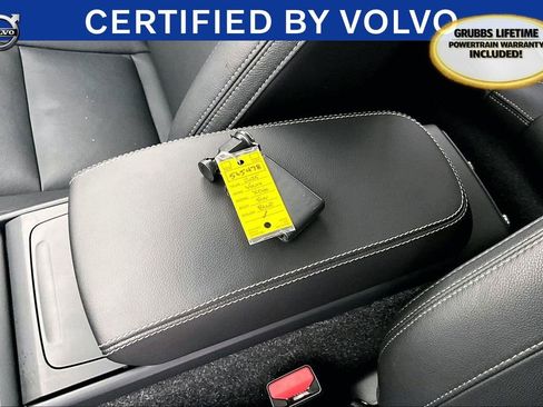 Certified 2025 Volvo XC40 B5 Core image 13