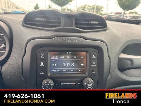 Used 2016 Jeep Renegade 75th Anniversary FWD image 24