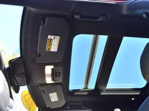 Used 2023 Mitsubishi Outlander SEL image 35