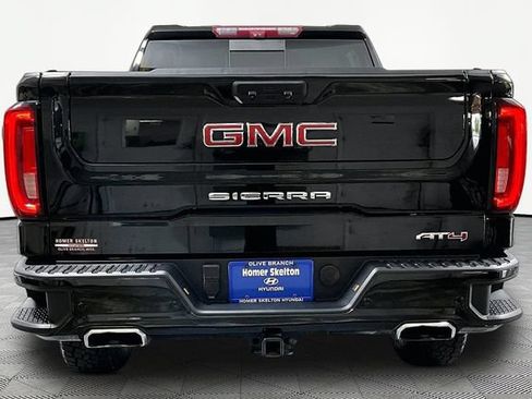 Used 2024 GMC Sierra 1500 AT4 w/ Technology Package AWD/4WD image 4