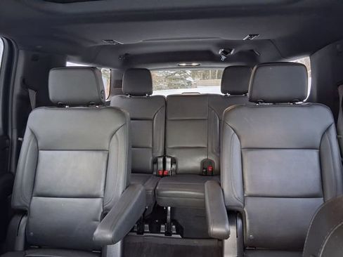 Used 2023 Chevrolet Suburban Z71 w/ Luxury Package image 17