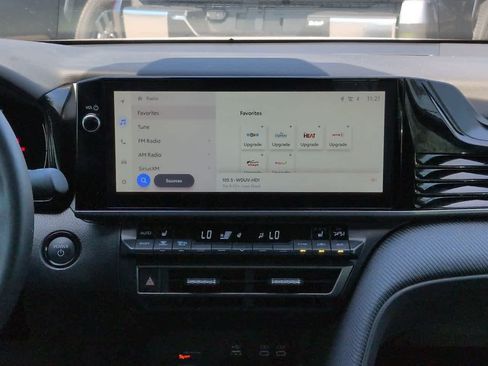 Used 2025 Toyota Camry SE w/ Multimedia Upgrade Package FWD image 17