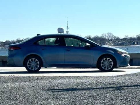 Used 2020 Toyota Corolla XLE image 4