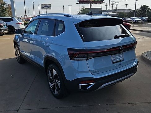 New 2026 Volkswagen Taos SE image 7