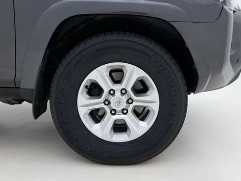Used 2023 Toyota 4Runner SR5 Premium w/ Moonroof Package RWD image 29