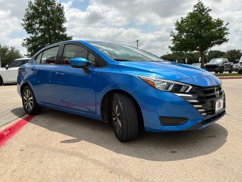 Used 2023 Nissan Versa SV FWD image 4