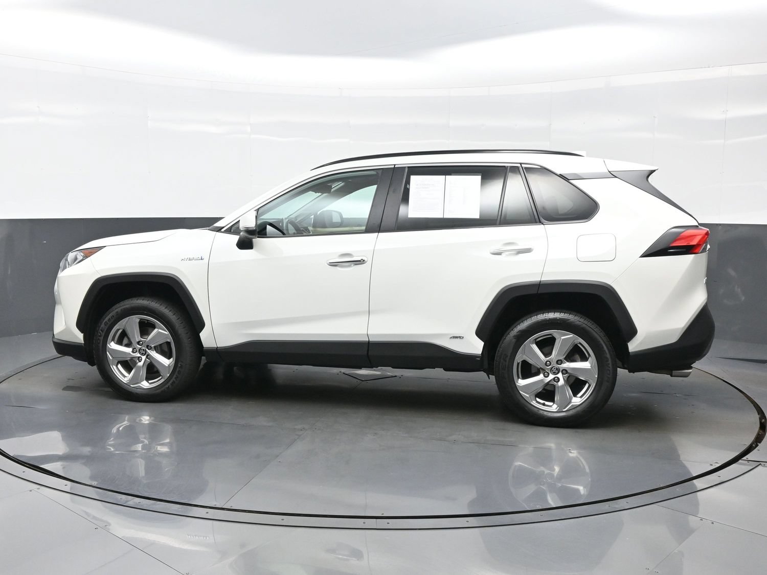 Used 2021 Toyota RAV4 Limited AWD/4WD image 3