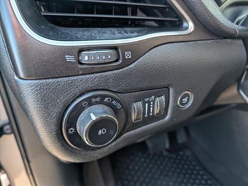 Used 2019 Jeep Cherokee Trailhawk w/ Comfort/Convenience Group image 35