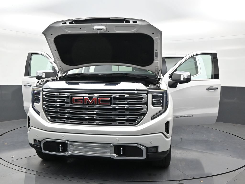 Used 2023 GMC Sierra 1500 Denali w/ Denali Carbonpro Edition AWD/4WD image 33