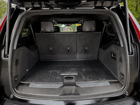 Used 2023 Cadillac Escalade ESV Sport Platinum AWD/4WD image 13
