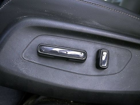 Used 2024 Honda HR-V EX-L image 17