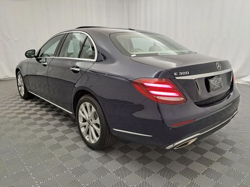 Used 2018 Mercedes-Benz E 300 4MATIC image 4