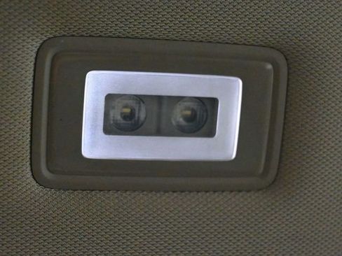 Used 2024 Volkswagen Atlas SE FWD image 19