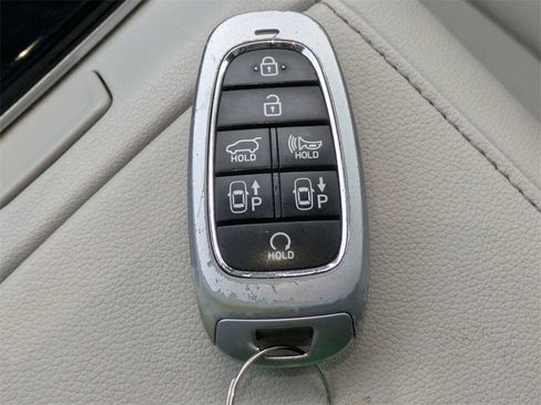 Used 2022 Hyundai Tucson Limited image 32