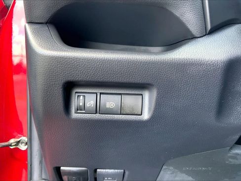 Used 2022 Toyota RAV4 LE FWD image 33
