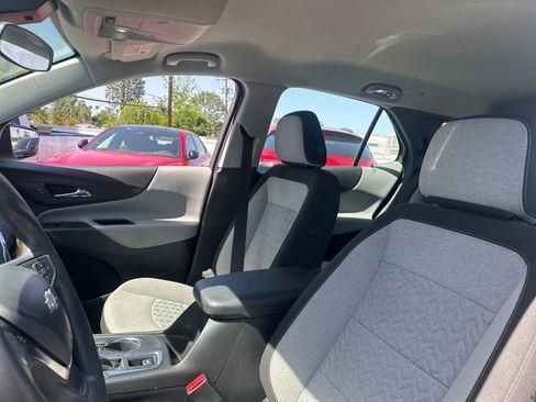 Used 2023 Chevrolet Equinox LS image 9