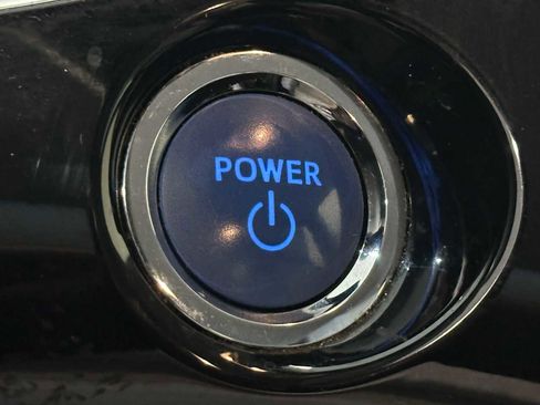 Used 2019 Toyota Prius LE image 18