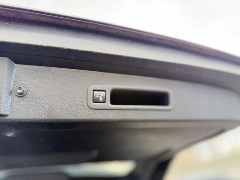 Used 2022 Toyota Sienna XLE Woodland Edition image 26