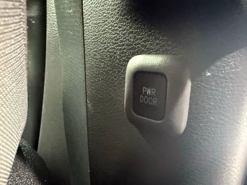 Used 2024 Toyota Sienna LE image 26