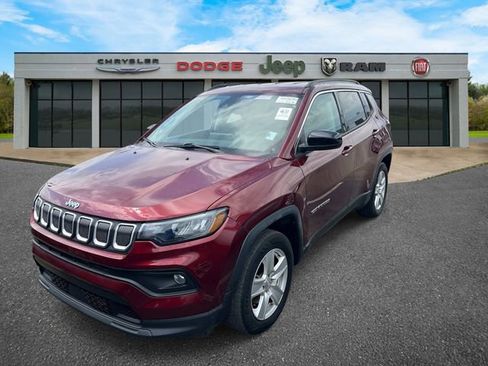 Used 2022 Jeep Compass Latitude image 7