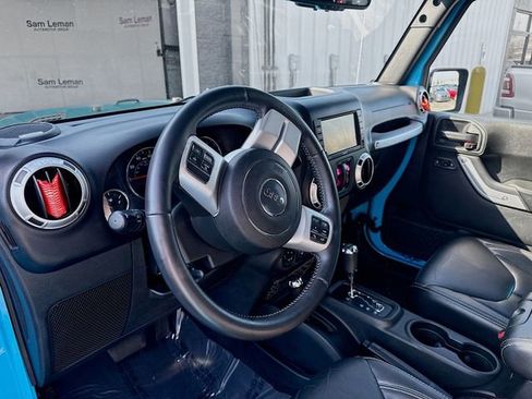 Used 2017 Jeep Wrangler Unlimited Sahara w/ Quick Order Package 24E Chief image 9