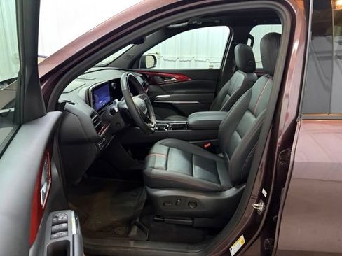 Used 2024 Chevrolet Traverse RS AWD/4WD image 28