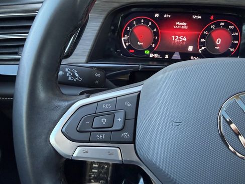 Used 2024 Volkswagen Atlas SEL Premium R-Line image 30