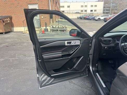 Used 2023 Ford Explorer XLT w/ Equipment Group 202A AWD/4WD image 12