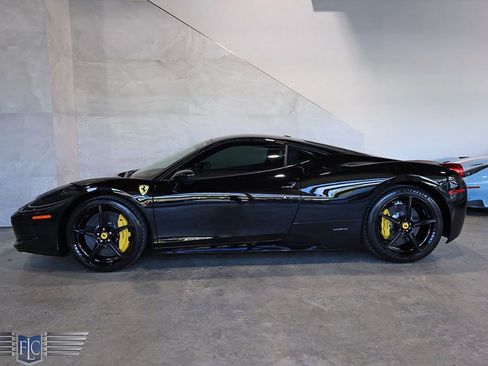 Used 2011 Ferrari 458 Italia Coupe image 2