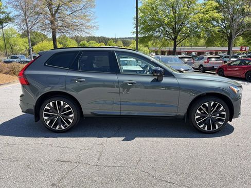 New 2026 Volvo XC60 B5 Ultra w/ Climate Package image 8