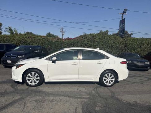 Used 2024 Toyota Corolla LE image 4