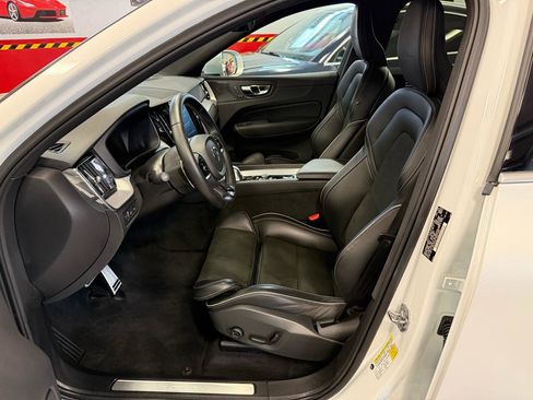 Used 2019 Volvo XC60 T8 R-Design w/ Advanced Package AWD/4WD image 23