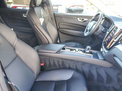 Used 2023 Volvo XC60 B5 Core w/ Climate Package image 25