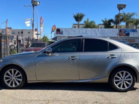 Used 2015 Lexus IS 250 RWD image 8